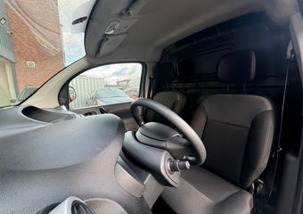 Renault KANGOO 1.5 Blue dCi 95 Work Edition! NL AUTO NAP 1e eigenaar! Airco l Cruise l Bullbar l Trekhaak! TOPSTAAT!