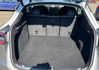 Tesla Model Y Performance AWD 75 kWh VAN ¤47.900,- VOOR ¤42.877,- UW LENTEVOORDEEL ¤5.023,- | TESLA GARANTIE T/M 12-2026