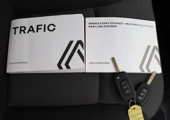 Renault TRAFIC 2.0 dCi 130pk T30 L2H1 Work Edition | Trekhaak | Laadruimtebetimmering | Parkeersensoren achter |