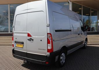 Renault MASTER T35 2.3 dCi 135 PK L2H2 3-ZITS WORK EDITION + TREKHAAK 2500 KG | APPLE CARPLAY | CAMERA