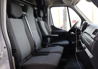 Renault MASTER T35 2.3 dCi 135 PK L2H2 3-ZITS WORK EDITION + TREKHAAK 2500 KG | APPLE CARPLAY | CAMERA