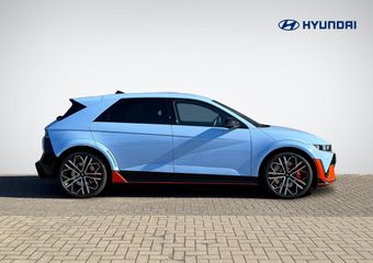 Hyundai IONIQ 5 N AWD 84 kWh Direct Beschikbaar! | Performance Blue | Schaalstoelen | Head-Up Display | Schakelmogelijkheid | Camera Binnenspiegel | Rijklaarprijs!