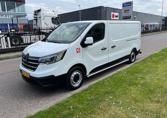 Renault TRAFIC E-Tech Red L2 H1, Nieuwstaat/New condition, Airco, Nav, Camera