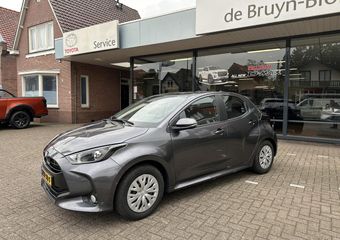 Toyota YARIS 1.5 Hybrid Active parkeercamera / Apple Carplay / Android Auto / Adaptieve cruise control / climate control / 10 jaar garantie / Toyota pechhulppas / Rijklaarprijs