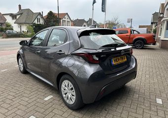 Toyota YARIS 1.5 Hybrid Active parkeercamera / Apple Carplay / Android Auto / Adaptieve cruise control / climate control / 10 jaar garantie / Toyota pechhulppas / Rijklaarprijs