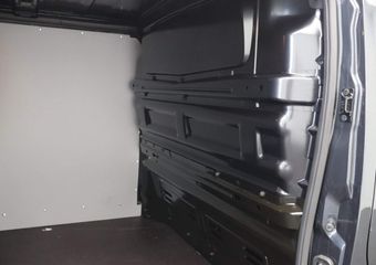 Renault TRAFIC 2.0 dCi 150pk EDC T30 L2H1 Advance | Reservewiel | Volumetrisch anti-diefstal alarm | Trekhaak | Laadruimtebetimmering | Achteruitrijcamera |