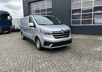 Renault TRAFIC E-Tech Red L2 H1 (NEW), Nav, Camera, Apple play