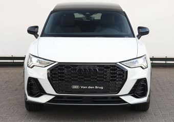 Audi Q3 Sportback 45 TFSI e Edition | Pano dak | Optiek zwart plus | Sonos | Elektrische voorstoelen met geheugen | Nieuwprijs ¤ 75.266,00