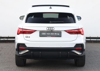 Audi Q3 Sportback 45 TFSI e Edition | Pano dak | Optiek zwart plus | Sonos | Elektrische voorstoelen met geheugen | Nieuwprijs ¤ 75.266,00