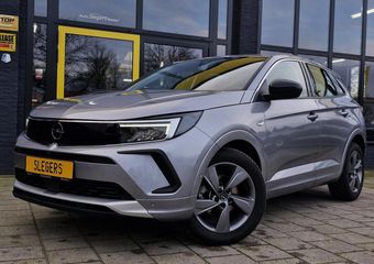 Opel Grandland 1.2 Turbo 130PK |Elegance | Stoelverwarming | Parkeersensoren