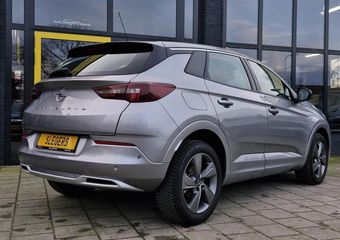 Opel Grandland 1.2 Turbo 130PK |Elegance | Stoelverwarming | Parkeersensoren