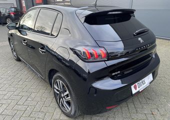 Peugeot 208 100pk Allure (Camera – Navigatie – LED – i-cockpit – Automatische Airco – Apple Carplay)