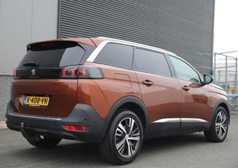 Peugeot 5008 1.2 130pk/H6/Allure/Nw Model/ 7-Pers./Trekhaak/Virtual/Led/19″