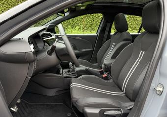 Opel CORSA 1.2 Turbo 100pk Ultimate l PANO-DAK l CAMERA l ECC l LED l NAVI l STOEL/STUUR-VERW. 15.000km