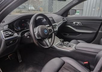 BMW 3-SERIE 330e High Executive M-SPORT PANO CRUISE STOELVERWARMING CAMERA