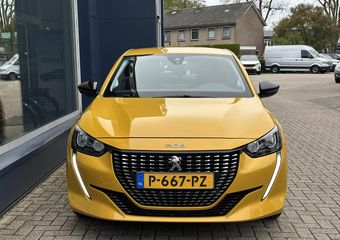 Peugeot 208 1.2 Active Pack | 1e Eigenaarsauto | Navigatie via Telefoon | Airco | Cruise Control | LED Verlichting | DAB+ Radio | Spoiler | 16″ Lichtmetalen Velgen | Apple Carplay | Elek. Pakket |