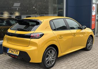 Peugeot 208 1.2 Active Pack | 1e Eigenaarsauto | Navigatie via Telefoon | Airco | Cruise Control | LED Verlichting | DAB+ Radio | Spoiler | 16″ Lichtmetalen Velgen | Apple Carplay | Elek. Pakket |