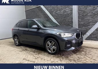 BMW X1 xDrive25e High Executive | M-Sport | Automaat | Panoramadak | Head-Up | Stoel+Stuurverwarming | Camers