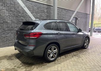 BMW X1 xDrive25e High Executive | M-Sport | Automaat | Panoramadak | Head-Up | Stoel+Stuurverwarming | Camers