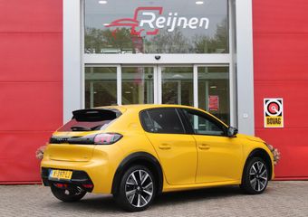 Peugeot 208 1.2 100PK GT | NAVIGATIE | APPLE CARPLAY/ANDROID AUTO | DODEHOEK DETECTIE | FULL LED KOPLAMPEN | CLIMATE CONTROL | 3-D INSTRUMENTENPANEEL | 17″ LICHTMETALEN VELGEN | CRUISE CONTROL | ACHTERUITRIJ CAMERA | PARKEERSENSOREN VOOR + ACHTER |