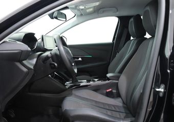 Peugeot 208 1.2 PURETECH 100PK ALLURE | Carplay | Camera | Cruise Adaptief