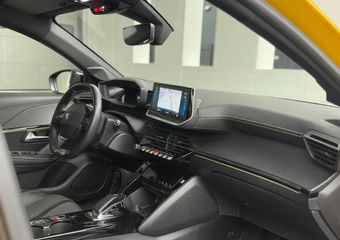 Peugeot e-208 EV GT 350 50 kWh GT-LINE, vele opties, achteruitrijcamera