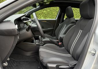Opel CORSA 1.2 Turbo 100pk Ultimate l PANO-DAK l CAMERA l ECC l LED l NAVI l STOEL/STUUR-VERW. 7.000km