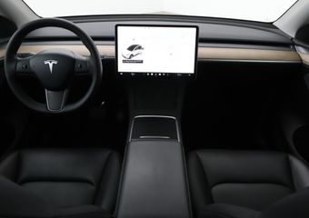 Tesla Model Y Long Range AWD 75 kWh | Incl. BTW | Panoramadak | Vol-Leder | Auto-Pilot | 20 Inch | 360° Camera