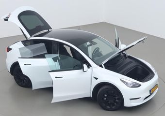 Tesla Model Y Long Range AWD 75 kWh | Incl. BTW | Panoramadak | Vol-Leder | Auto-Pilot | 20 Inch | 360° Camera