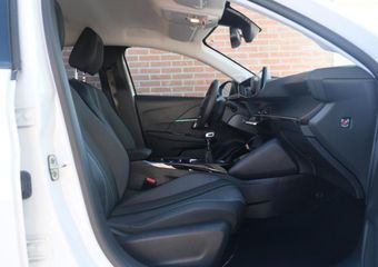 Peugeot 208 1.2 PureTech 100pk Allure Pack | App Connect | Adaptive Cruise | Climate | Keyless | Camera | Stoelverwarming