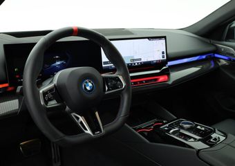 BMW i5 M60 xDrive 84 kWh | Driving Assistant Pro | Pano | HUD | Deep Frozen Grey  | 21 inch