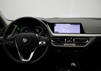 BMW 2-SERIE 218I Executive edition – Carplay, Navi, Clima