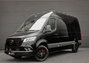 Mercedes-Benz SPRINTER 319CDI L2H2 RWD 190PK FULL BLACK JB- EDITION / 3500KG / NEW / DIRECT RIJDEN / NAVIGATIE / PDC / FULL / LED