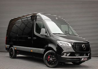 Mercedes-Benz SPRINTER 319CDI L2H2 RWD 190PK FULL BLACK JB- EDITION / 3500KG / NEW / DIRECT RIJDEN / NAVIGATIE / PDC / FULL / LED