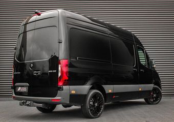 Mercedes-Benz SPRINTER 319CDI L2H2 RWD 190PK FULL BLACK JB- EDITION / 3500KG / NEW / DIRECT RIJDEN / NAVIGATIE / PDC / FULL / LED
