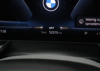 BMW 7-SERIE 740d xDrive M-PAKKET | B&W | HEAD-UP | SKY-LOUNGE | STOEL MASSAGE | 360° CAMERA | THEATER SCREEN | SOFT-CLOSE | CRAFTED CLARITY | FULL OPTIONS 2e paasdag van 11-17 UUR geopend