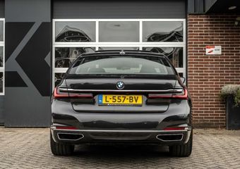 BMW 7-SERIE 745 745e High Executive | Panorama | Head-Up | H/K | 4 wielbesturing | Laser | 360 | Soft Close | 20 Inch |