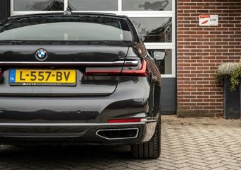 BMW 7-SERIE 745 745e High Executive | Panorama | Head-Up | H/K | 4 wielbesturing | Laser | 360 | Soft Close | 20 Inch |