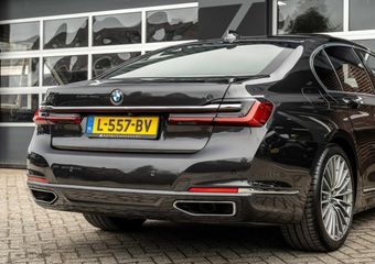 BMW 7-SERIE 745 745e High Executive | Panorama | Head-Up | H/K | 4 wielbesturing | Laser | 360 | Soft Close | 20 Inch |