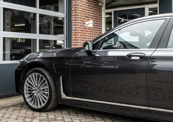 BMW 7-SERIE 745 745e High Executive | Panorama | Head-Up | H/K | 4 wielbesturing | Laser | 360 | Soft Close | 20 Inch |