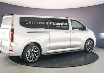 Volkswagen E-Transporter L2 Bulli 286pk | 19″ | Sidebars | Trekhaak | Betimmering