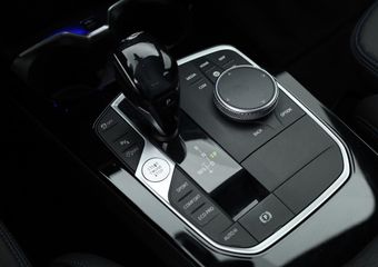 BMW 1-SERIE 118i M Sport | Navi | Stoelverw. | Apple CarPlay | 17” | PDC |