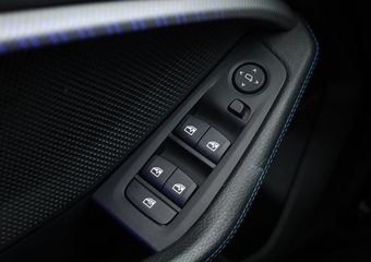 BMW 1-SERIE 118i M Sport | Navi | Stoelverw. | Apple CarPlay | 17” | PDC |
