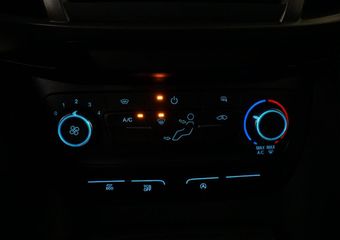 Ford TRANSIT CONNECT 1.5 EcoBlue Automaat L2 Trend Navigatie Airco Parkeersensoren Cruise Control 3Zits Camera DAB+