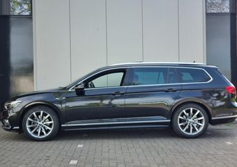 Volkswagen PASSAT Variant 1.5 TSI R-Line Business+ DSG / Panoramadak / Apple Carplay /