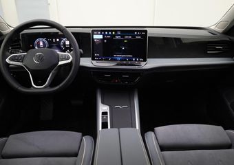 Volkswagen PASSAT Variant 1.5 eTSI Business · Navigatie · 360° Camera + Parkeersensoren · Trekhaak · Garantie tot juni 2026