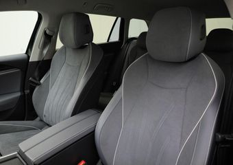 Volkswagen PASSAT Variant 1.5 eTSI Business · Navigatie · 360° Camera + Parkeersensoren · Trekhaak · Garantie tot juni 2026