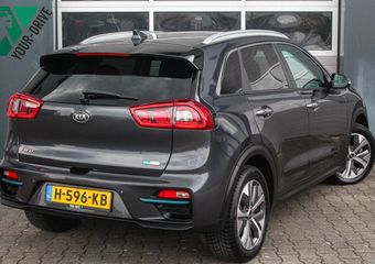 KIA e-Niro ExecutiveLine 64 kWh 204 PK | Nette en zeer complete e-Niro (dealer onderhouden)
