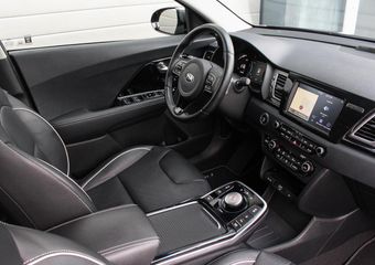 KIA e-Niro ExecutiveLine 64 kWh 204 PK | Nette en zeer complete e-Niro (dealer onderhouden)