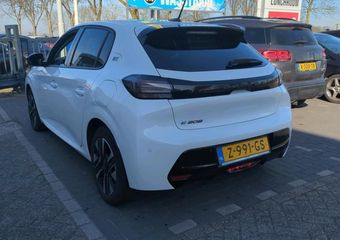 Peugeot e-208 EV Style 50 kWh Navi/Sensoren/50kWh 136/Nieuw model/GEEN AFLEVERKOSTEN